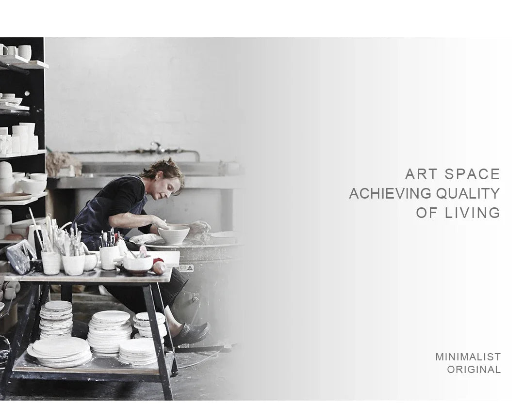 Abstract Palm Hand Sculpture – Modern Luxury Table Figurine